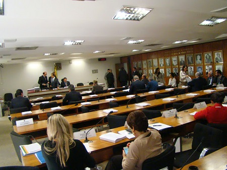 Votação PEC 63 - CCJ  - 21.05  (25)