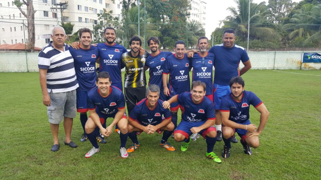 Craques da Ampeb vencem e alcançam a liderança do Campeonato de Futebol