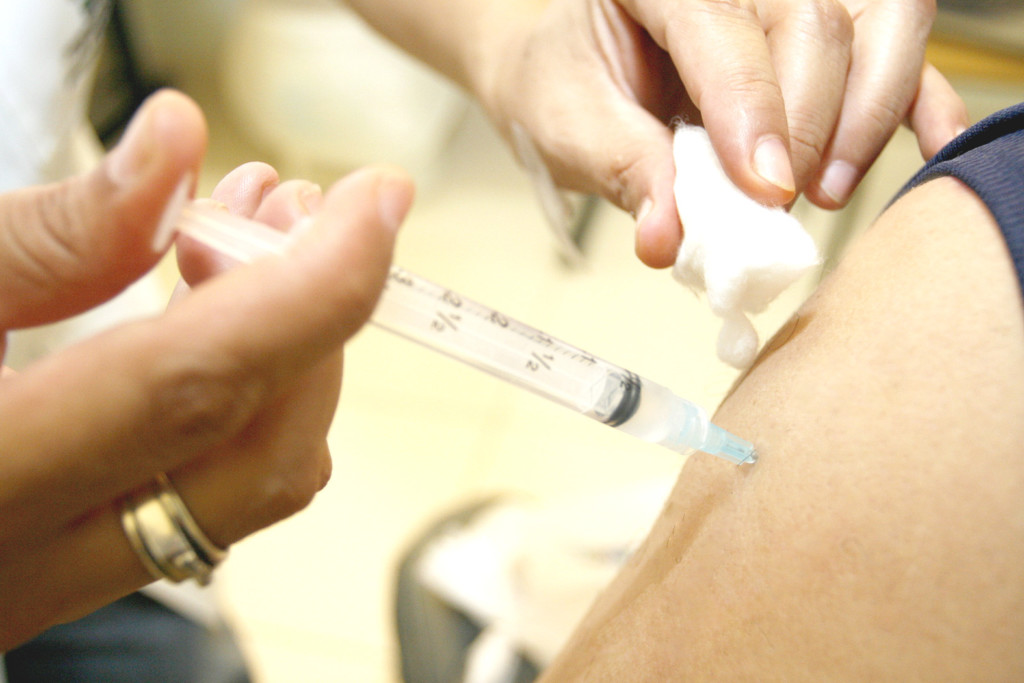 Laboratório reserva vacinas contra a H1N1 para associados da Ampeb