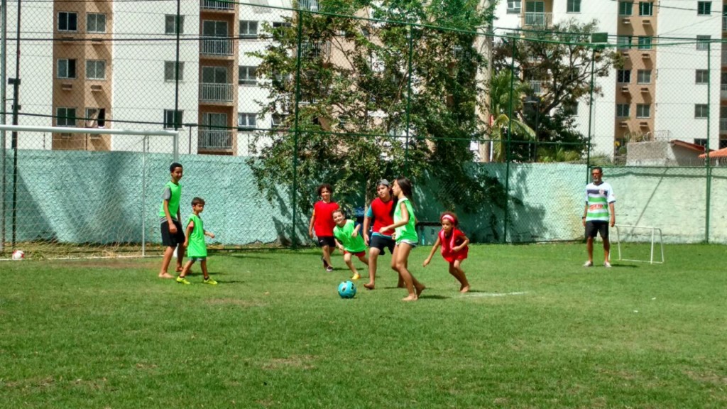 Ampeb dá início a escolinha de futebol