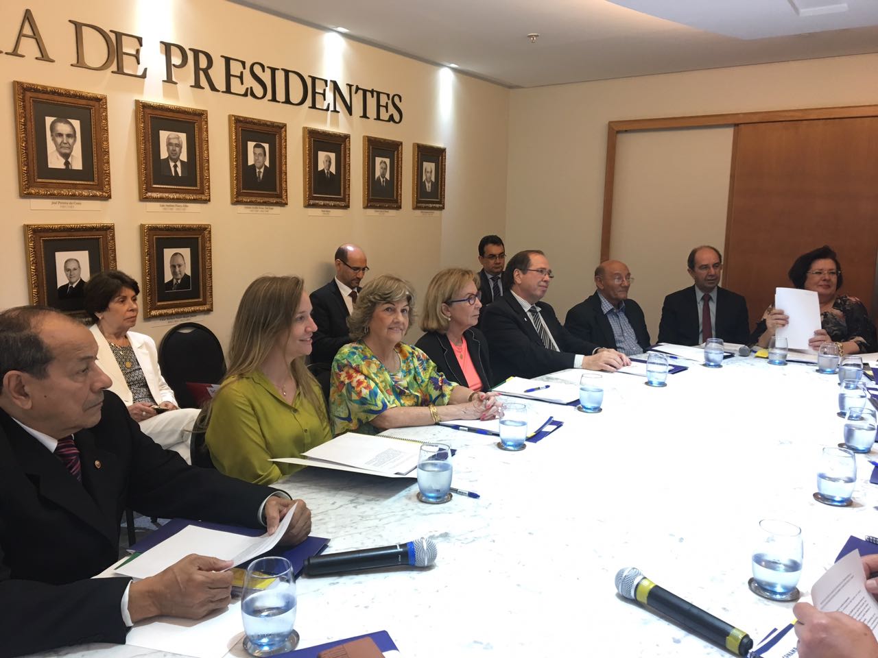 Ampeb participa de reunião com aposentados em Brasília