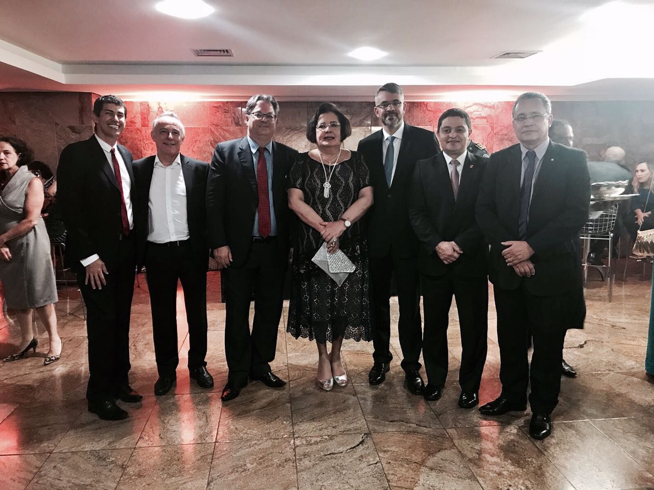 Presidente da Ampeb participa de posse da diretoria da Associação Mineira