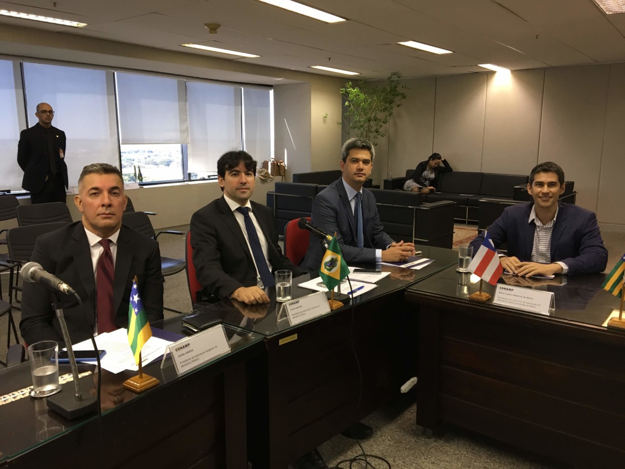 Presidente da Ampeb trata sobre vedação de férias em período eleitoral, durante a reunião da CONAMP