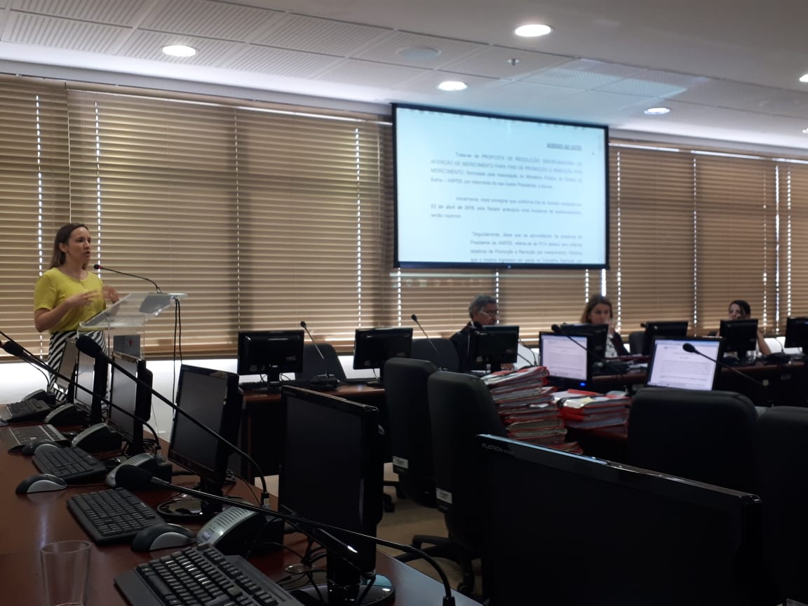 Votação da proposta de aferição de critérios objetivos para movimentação na carreira é adiada para próxima sessão