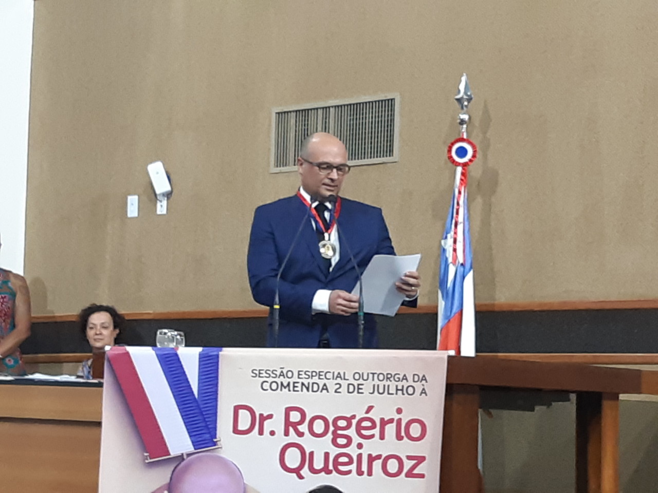 Associado Rogério Queiroz recebe Comenda 2 de Julho