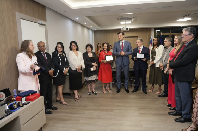 Associados aposentados recebem homenagem do MP-BA