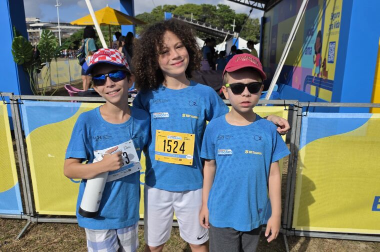 Esporte desde cedo: miniatletas da AMPEB participam do Circuitinho das Estações