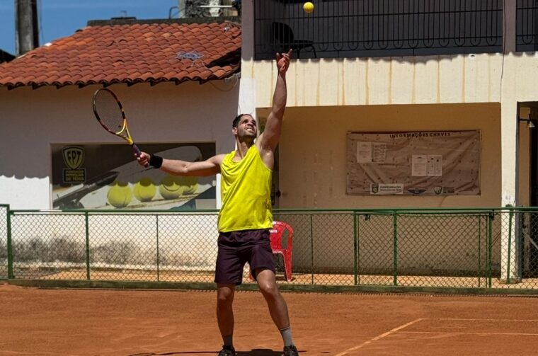 Atleta da AMPEB participa de campeonato nacional de tênis no Maranhão