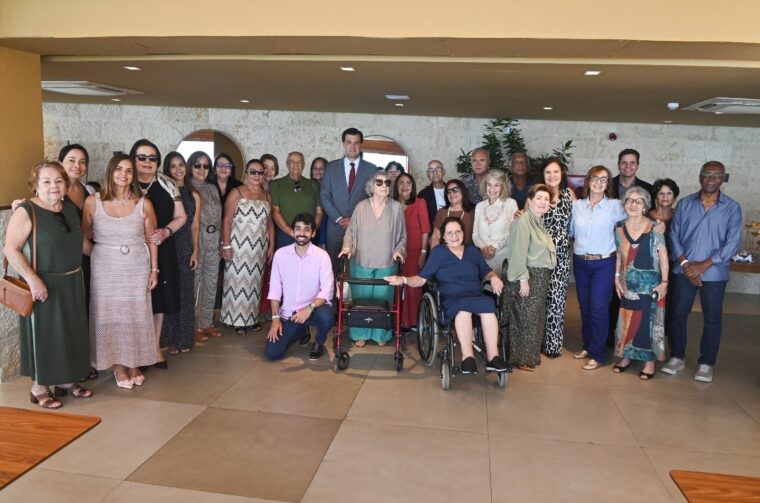AMPEB reúne gerações em homenagem a aposentados